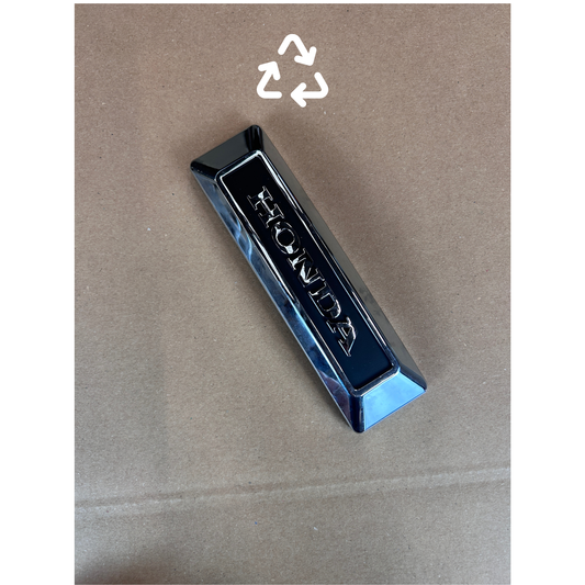 Gebraucht - Honda Gabelemblem Dax, ohne Halter