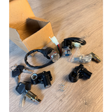 Différentes pièces du kit de contact Dax