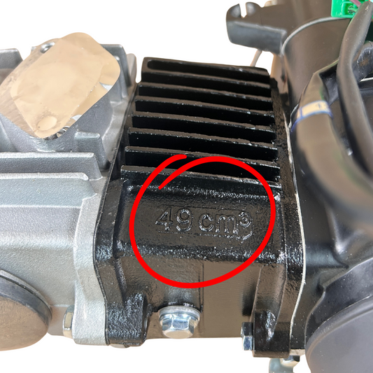 72cc de moteur de 86cc avec inscription ‘49cc’ sur le cylindre – 4 vitesses 4 temps 
