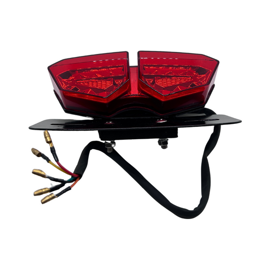 Feu arrière Diamant modèle LED rouge avec clignotants intégrés 