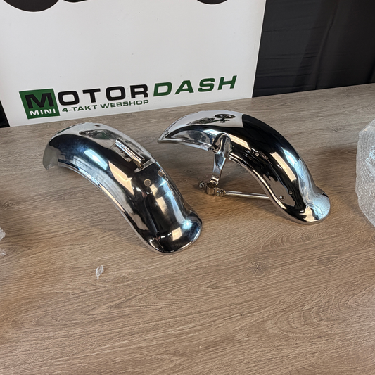 Deutsche Kotflügel-Set mit kleinem Schaden siehe Foto 