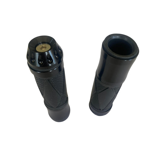 CNC schwarze Griffe mit Lenkerenden für 22mm Lenker. 